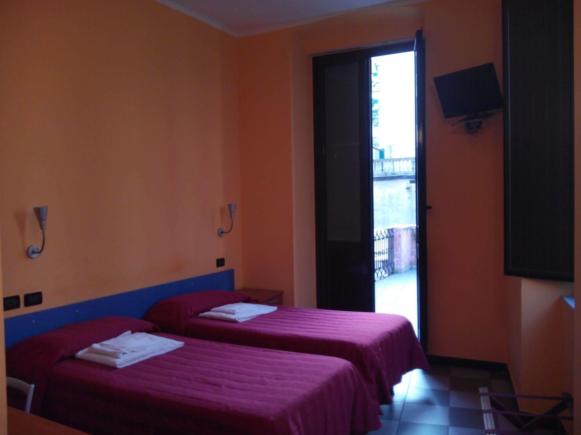 Hotel Galata Генуя Экстерьер фото